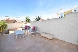 IMMACULATE VILLA WITH MAIN HOUSE AND GUEST ANNEXES, POOL AND SUMMER KITCHEN