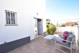 IMMACULATE VILLA WITH MAIN HOUSE AND GUEST ANNEXES, POOL AND SUMMER KITCHEN