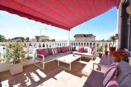 IMMACULATE VILLA WITH MAIN HOUSE AND GUEST ANNEXES, POOL AND SUMMER KITCHEN
