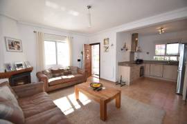 IMMACULATE VILLA WITH MAIN HOUSE AND GUEST ANNEXES, POOL AND SUMMER KITCHEN
