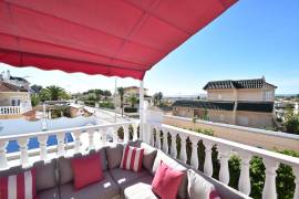 IMMACULATE VILLA WITH MAIN HOUSE AND GUEST ANNEXES, POOL AND SUMMER KITCHEN