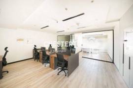 Stunning Office | Glass Partitions | Furnished