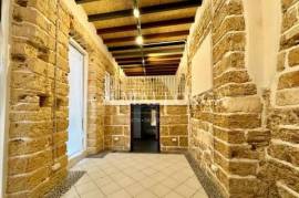 Beautiful premises in prime street SINDICATO