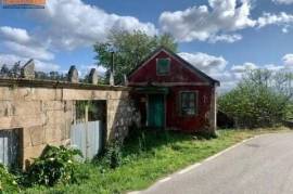 PARCELA CON TRES CASAS DE PIEDRA PARA REHABILITAR