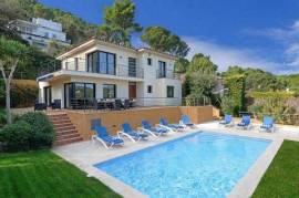 Detached house with sea views, a stone's throw from Tamariu beach