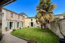 Historic house, 4 beds, pool, ideal for B&B