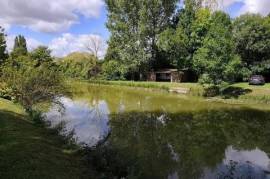 Terrain de loisirs avec étang alimenté par sources – Saint-Genou (36)