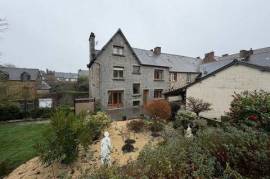 Superbe maison en granit de 195 m² avec terrain d'environ 1 000 m² – Hédé-Bazouges