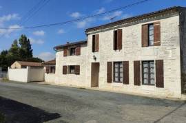 Charming renovated character stone cottage !
