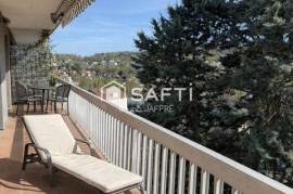 Sèvres T2 2è étage, 59m², balcon 14m², cave et parking