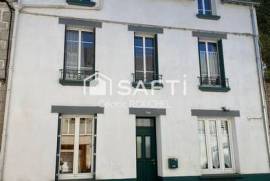 Maison de ville avec beau potentiel au coeur de Quimperlé