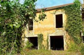 Maison en pierre à rénover avec jardin - 74m²