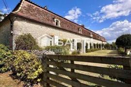 Superbe manoir, maison d’amis et dépendances sur plus de 11 hectares, entre Bergerac et Bordeaux