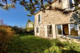 Proche de Nérac, maison en Pierre de 160 m² habitables sur un terrain de 437 m²