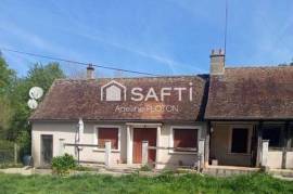 Maison de 60m² avec de nombreuses dépendances.