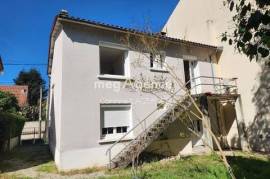 Maison 5 pièces de 106 m2 avec jardin