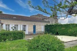 Maison Bourgeoise, pisicine, dépendance, jardin