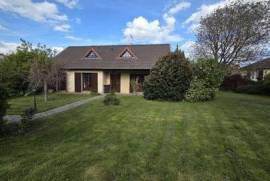 Maison 6 chambres sous sol grand jardin