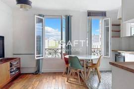CENTRE VILLE - DERNIER ÉTAGE - 3 PIÈCES 49 m²