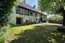 MAISON DE CARACTÈRE AVEC DÉPENDANCES