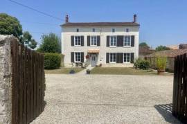 Charming detached stone house, large plot, mains drainage