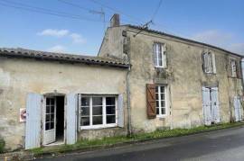 Village house to renovate, strong investment opportunity