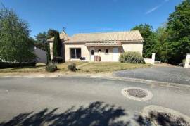 EXCLUSIVE  Beautiful family property with independent living space, terraces and a 1,380 m² plot in Coursac