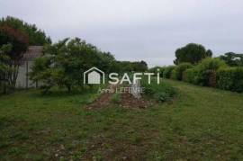 Beau terrain à bâtir entièrement clos de 1454m²