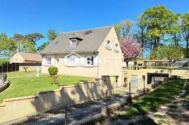 Pavillon avec grand terrain