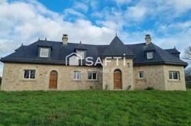 MAISON EN PIERRES
