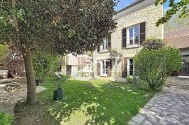 Maison de charme avec dépendance