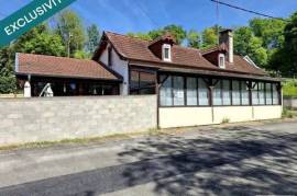 Maison sur 2 niveaux, 5 pièces, 3 chambres, 210m2 et garage