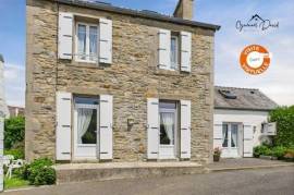 Maison avec cachet en pierre à Roscoff - Double garage, jardin clos et au calme