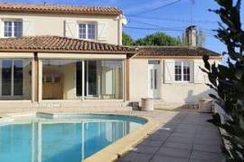 Maison chaleureuse avec piscine en campagne