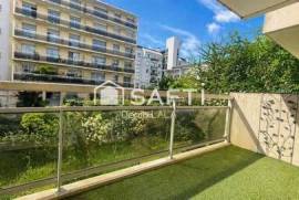 Appartement lumineux avec double balcon