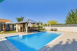 Maison plain-pied avec piscine – 130 m² à 15 min de Bordeaux