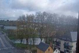 Studio composée d'une entrée, kitchenette salle d'eau et pièce à vivre . 1 place de parking. 1 cave