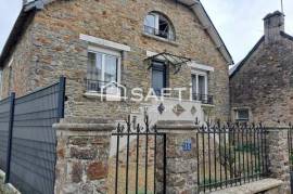 Maison de caractère , avec son terrain constructible.