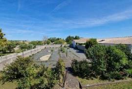LA JARNE - TERRAIN 610M2 - LIBRE DE CONSTRUCTEUR