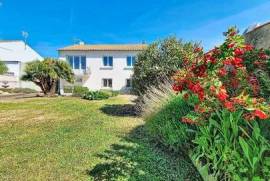 Maison lumineuse, non mitoyenne, fort potentiel + projet locatif possible