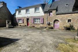 Hennebont, maison en pierre, jardin, dépendances