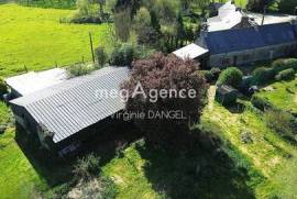 Ensemble de 2 maisons, annexe et hangar