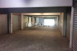 A VENDRE MARSEILLE 11ème DEUX GRANDS GARAGES LOUES