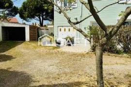 MAISON FAMILIALE 4 CH 1 BUREAU 2 GARAGES JARDIN