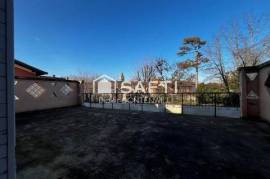 immeuble pont de cheruy centre ville garage cave terrasse appartement T4 local commercial grenier amenageable gros potentiel