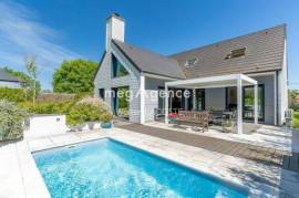 Maison récente et d'exception avec piscine, 5 pièces dont 3 chambres