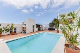 Stunning 6 bedroom house in Gardiner's Road, Gibraltar