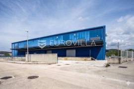 Dugopolje, business zone - distribution and warehouse facility with a total area of 4,100 m²