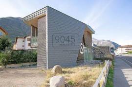 Modern commercial property in a prime location in Ala - high visibility, flexible use & strong architecture