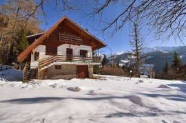 Exclusive panoramic villa in Bellamonte - living in a sunny, quiet location with views of the Dolomites